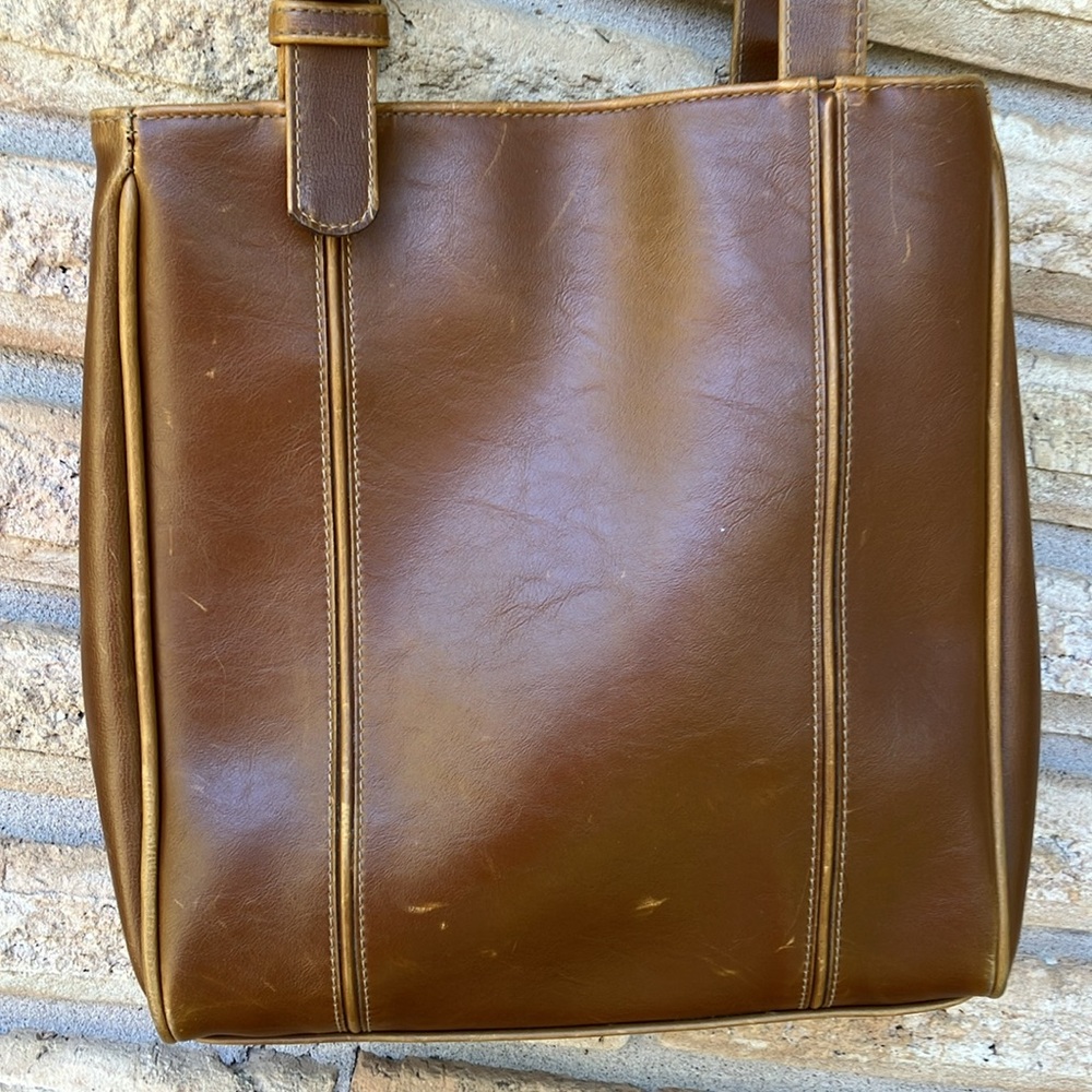 Liz Claiborne Vintage Vegan Leather Shoulder Bag - Picture 3 of 4